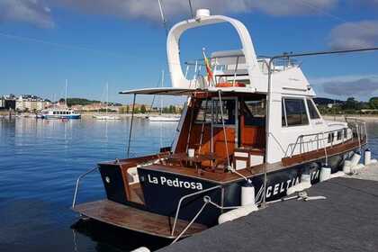 Verhuur Motorboot Posillipo Martinica 42 FLY Sanxenxo