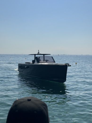 Saint-Tropez Motorboat FJORD 40 open alt tag text