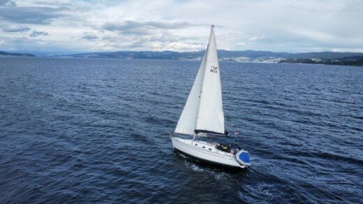 Riveira Sailboat Bavaria 300 alt tag text