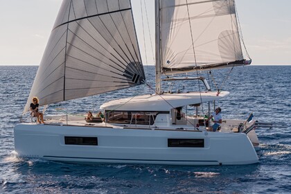 Rental Catamaran  Lagoon 40 Mykonos