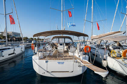 Rental Sailboat Jeanneau Jeanneau 54 Laurium