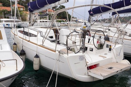 Verhuur Zeilboot JEANNEAU Sun Odyssey 349 Siberia Šolta