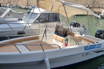 Hyra båt Båt utan licens  Saver SAVER 5,40 Livorno