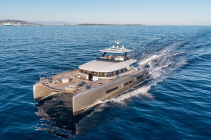 Noleggio Yacht a motore  Lagoon Seventy 8 Cugnana Verde