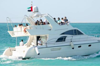 Verhuur Motorboot Gulf Craft 55 Dubai