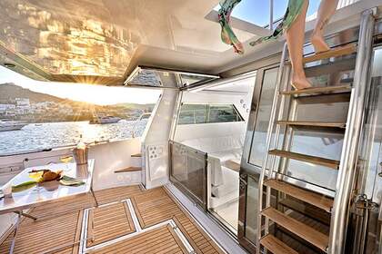 Location Yacht Up to 22 guests Ferretti 52 Mykonos