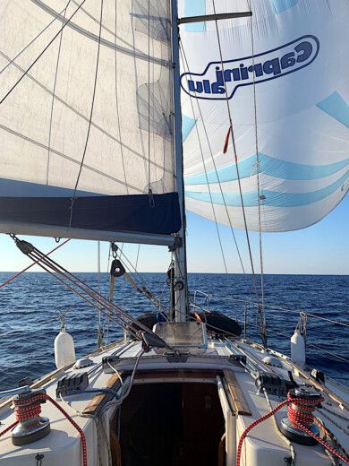 Port Leucate Sailboat Jeanneau Sun Odyssey 33 alt tag text