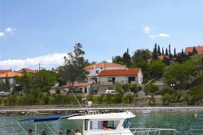 Czarter Łódź motorowa Kvarner 26 Šilo