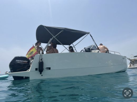 Altea Motorboat Nuva M6 CABIN alt tag text
