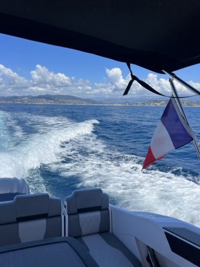 Mandelieu-la-Napoule Motorboat Karnic SL 701 alt tag text