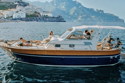 Hire Motorboat Apreamare 100 Amalfi