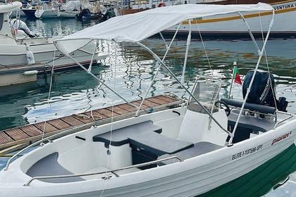 Hire Motorboat Pioner 15 all round Funchal