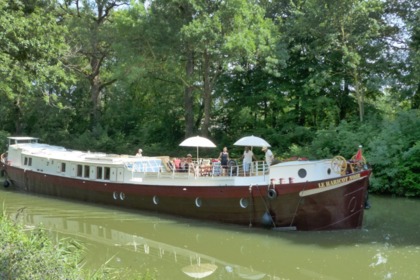 Hire Houseboat Boom Péniche Toulouse