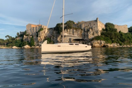 Charter Sailboat Hanse Hanse 385 Cannes