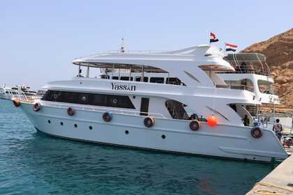 Чартер Моторная яхта Sharm El Sheikh Shipyard Customized Шарм-эль-Шейх
