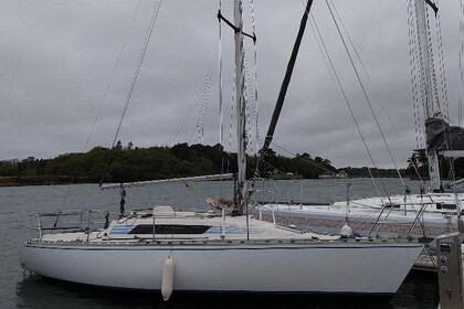 Hire Sailboat Beneteau First 32 Saint-Malo