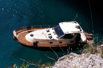 Rental Motorboat Nautica Esposito FUTURA 38  ALL INCLUSIVE Sorrento
