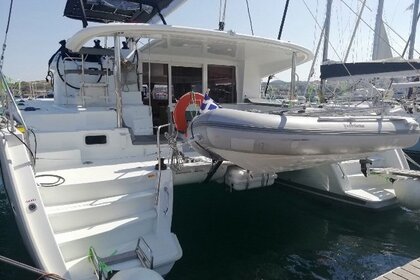 Hire Catamaran LAGOON 400 S2 Laurium