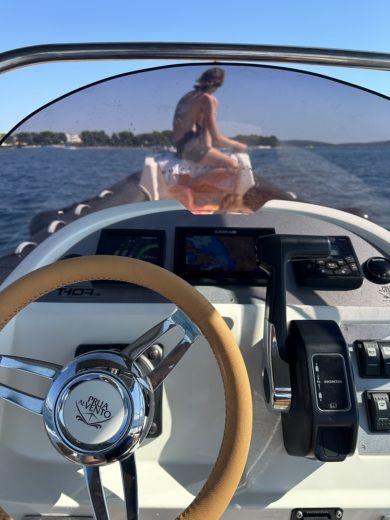 Pula RIB PRUA AL VENTO THOR 7.0 alt tag text