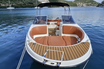 Rental Motorboat Bayliner 7.8mtr open Sivota
