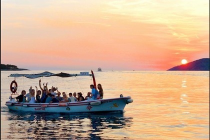 Hire Motorboat Traditional Dalmatian boat Hvar