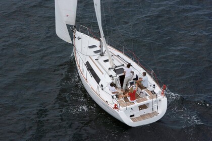 Hire Sailboat Beneteau Oceanis 34 Empuriabrava