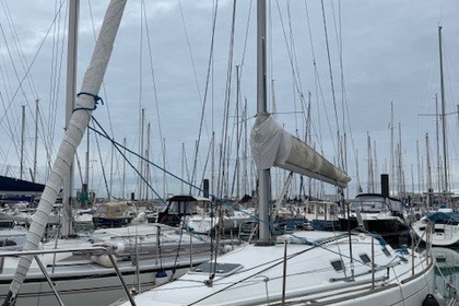 Charter Sailboat Beneteau First 31.7 La Rochelle