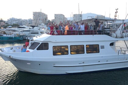 Rental Catamaran Fibra Gran Catamaran Estepona