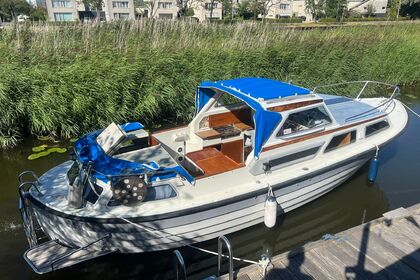 Hire Motorboat Saga 27 AC Leeuwarden