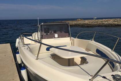 Hire Motorboat Energy V&C 6.7 Polignano a Mare