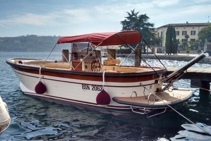 Charter Motorboat Gozzo Custom 29 Salò