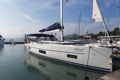 Hire Sailboat Bavaria Bavaria 45 C Phuket