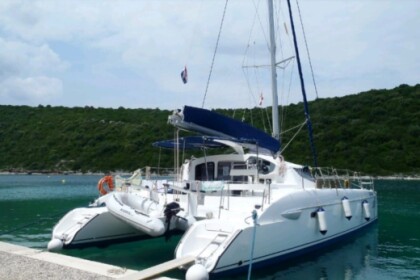 Rental Catamaran Fountaine Pajot Lavezzi 40 Punat