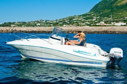 Hire Boat without licence  QUICKSILVER 555 Ischia