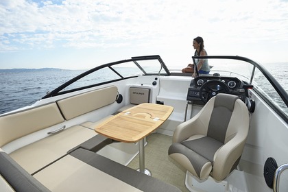 Noleggio Barca a motore Bayliner VR5 Cuddy Formentera