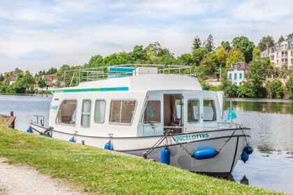 Hire Houseboat Pénichette Evolution 950E Lattes