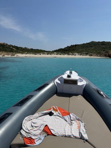 Портиско RIB Ranieri Cayman 26 Sport Touring alt tag text