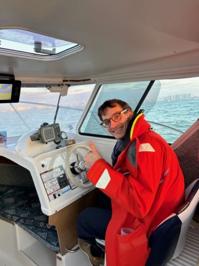 Ле-Сабль-д'Олон Motorboat Ultramar 640 alt tag text