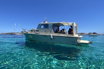 Hire Motorboat Cantieri tripesce Solent 28 La Maddalena