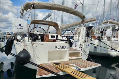 Ενοικίαση Ιστιοπλοϊκό σκάφος Dufour Dufour 390 Grand Large Kaštel Gomilica