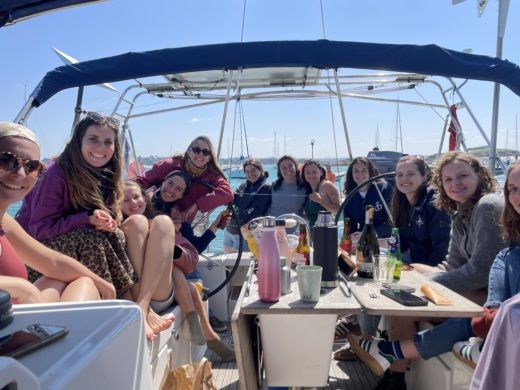 Saint-Malo Sailboat Dufour Dufour 425 Grand Large alt tag text