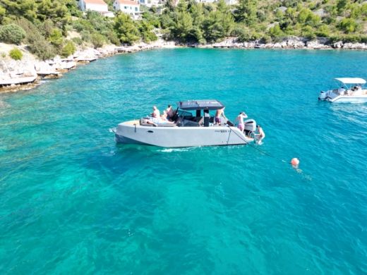 Сплит Motorboat Colnago Colnago 38 Cabin alt tag text