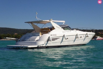 Charter Motorboat CARVER Trojan Express 440 Ajaccio