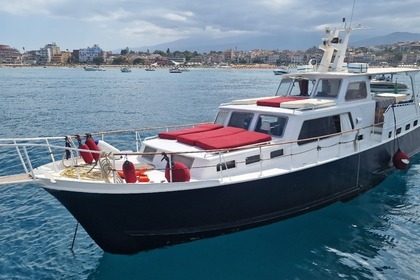 Hire Motorboat Akerboom bergum Navetta in acciaio  modello olandese Taormina