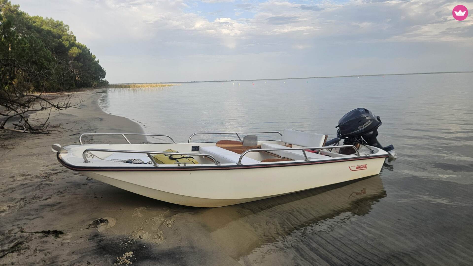 Rent Boston Whaler 13 Sport Motorboat (2026) in Hourtin Port - Nautal