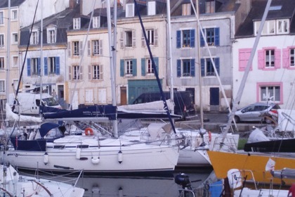 Rental Sailboat BAVARIA 33 CRUISER Locmiquélic