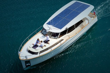 Charter Motorboat Seaway Group Greenline 33 Hybrid Beaulieu-sur-Mer