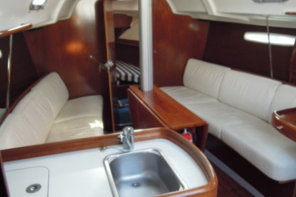 Charter Sailboat Beneteau First 31.7 La Trinité-sur-Mer