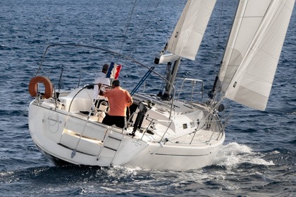 Hire Sailboat Dufour Yachts DUFOUR 44 Toulon