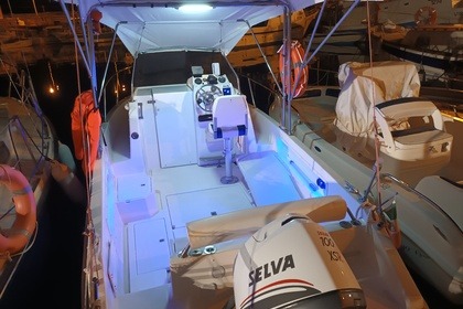 Noleggio Barca a motore Astra Walkaround Porto Empedocle